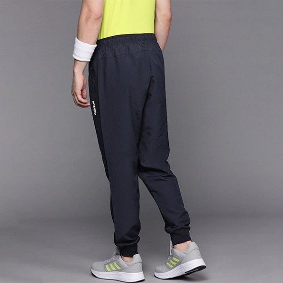 http://126822.m1110.group/vi/products/men-navy-blue-stanford-solid-joggers