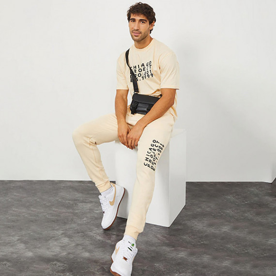 http://126822.m1110.group/vi/products/men-cream-colored-solid-slim-fit-cotton-joggers