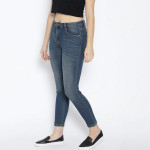 Women Navy Blue Slim Fit High-Rise Clean Look Jeans