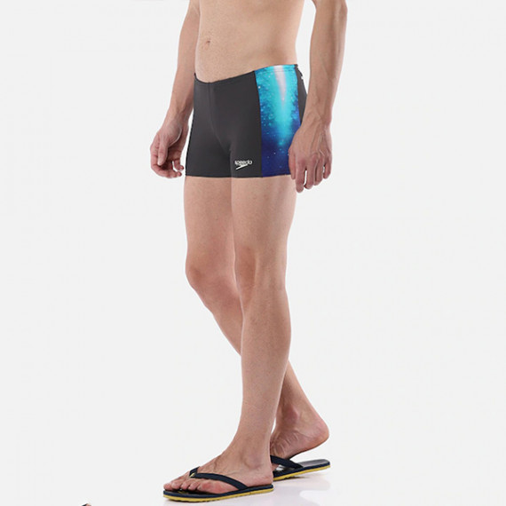 http://126822.m1110.group/products/navy-swimming-trunks