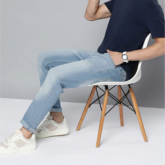 http://126822.m1110.group/vi/products/men-blue-slim-tapered-fit-light-fade-stretchable-jeans