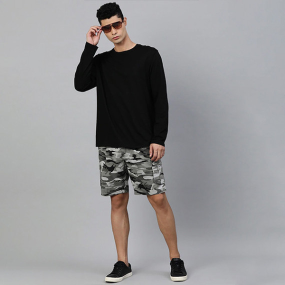 http://126822.m1110.group/vi/products/men-charcoal-grey-camouflage-printed-pure-cotton-cargo-shorts