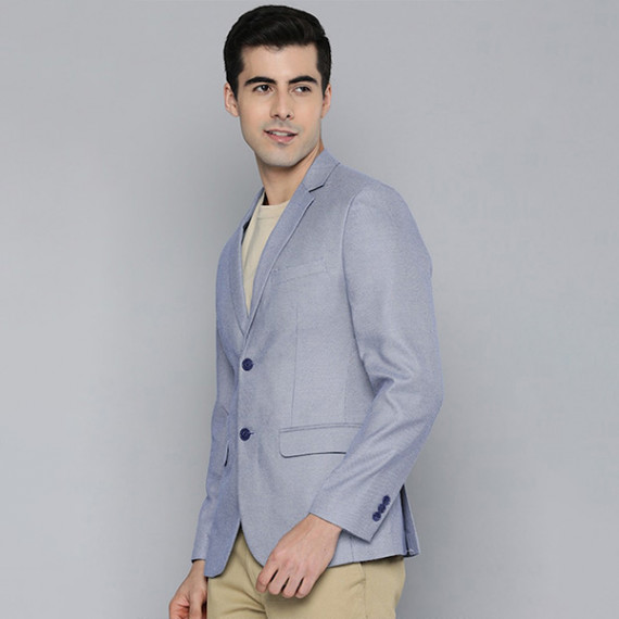 http://126822.m1110.group/vi/products/men-blue-self-design-textured-regular-fit-smart-casual-blazer